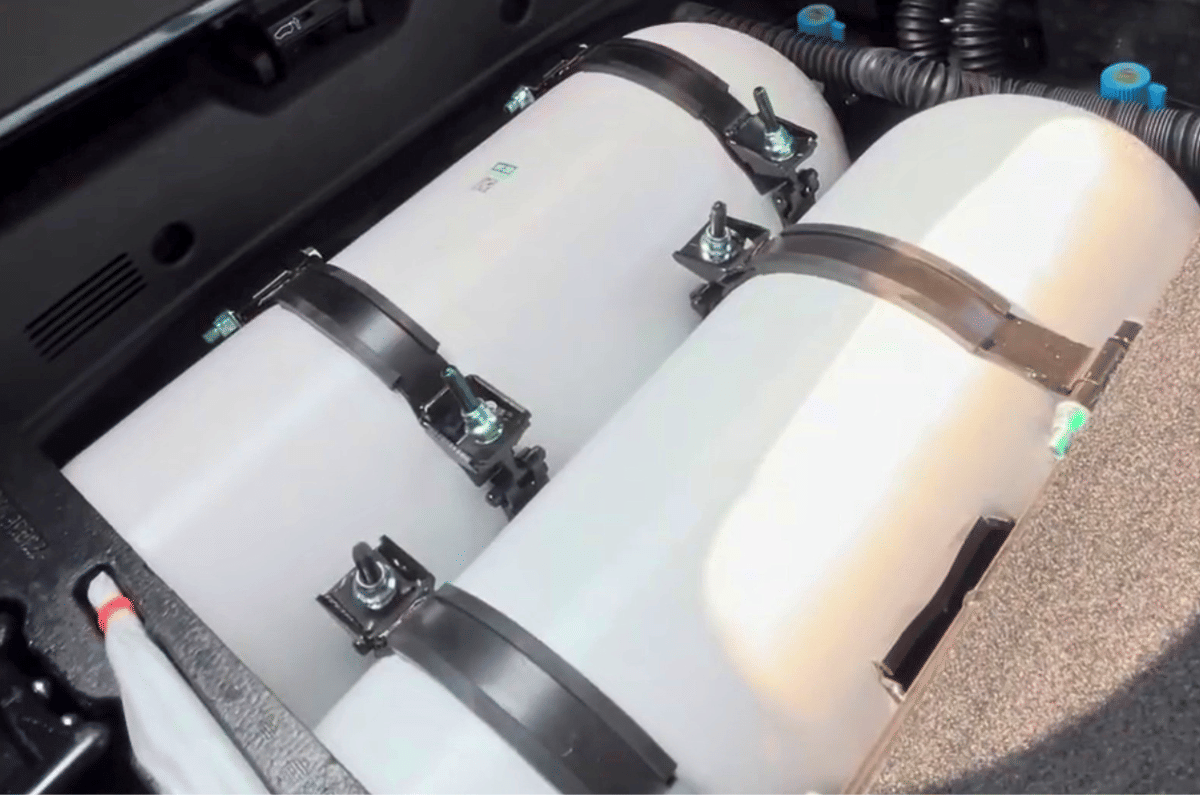 Mahindra XUV 3XO CNG dual tanks
