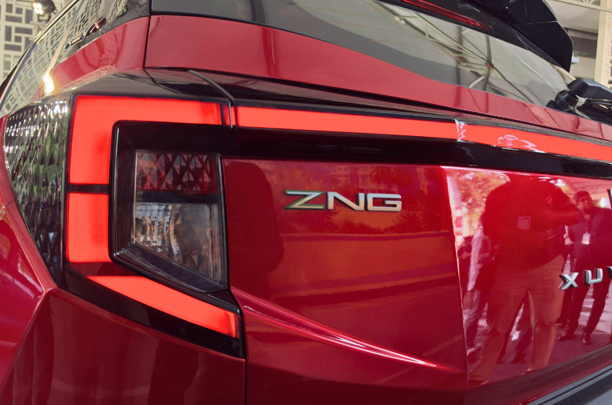 Mahindra XUV 3XO RevX A CNG