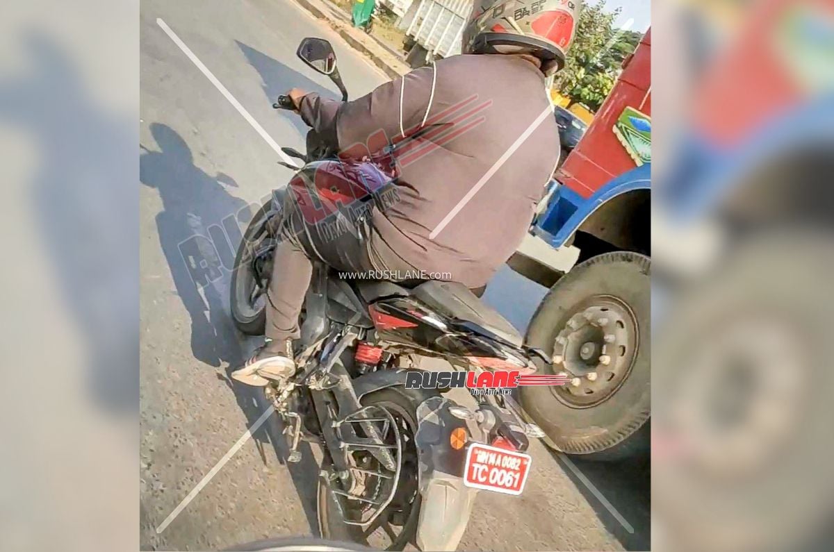 The updated Bajaj Pulsar NS160 with the same styling as the current version