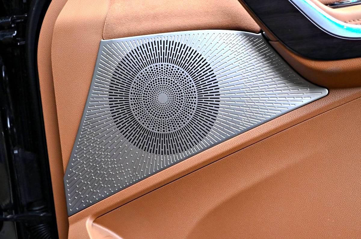 MG M9 speaker