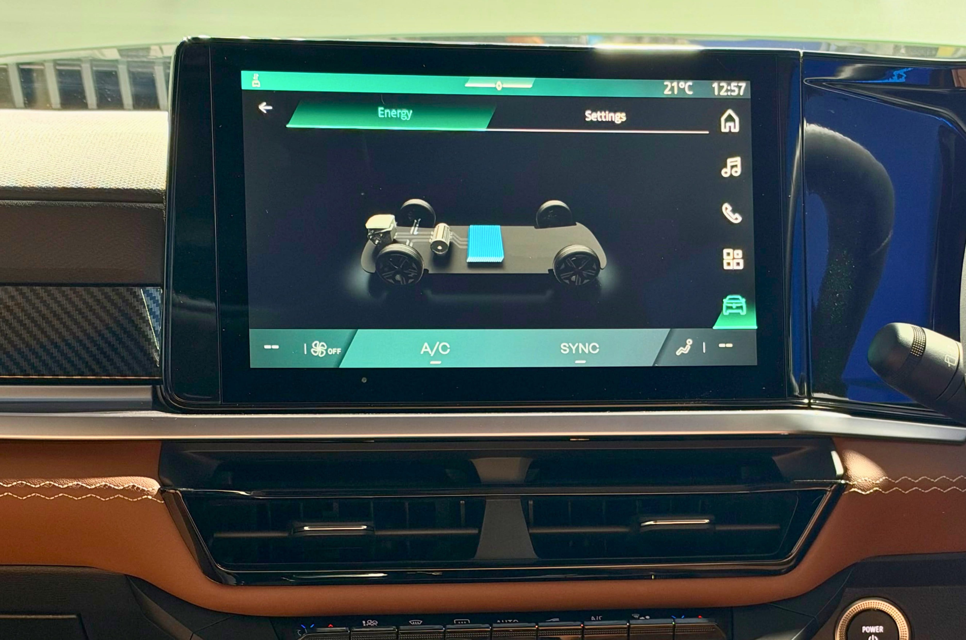 Renault Duster Hybrid Infotainment