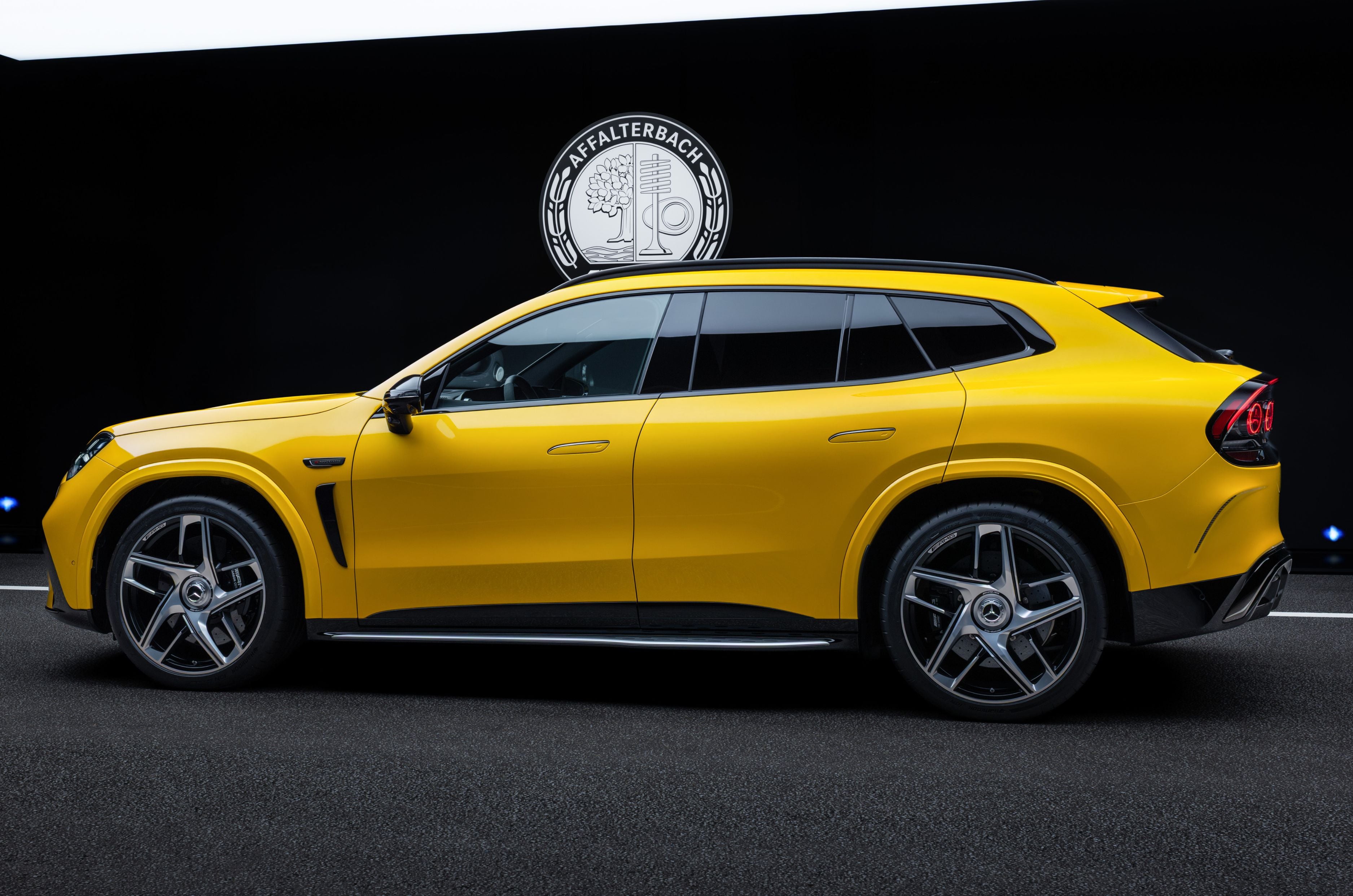 Mercedes-AMG GT SUV side