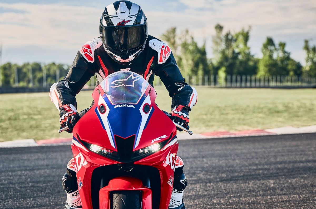 2027 CBR600RR's updated, cleaner-looking winglets.
