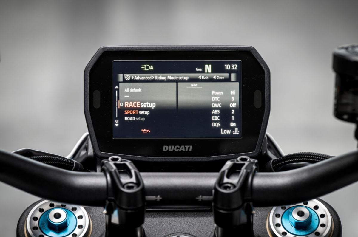 Hypermotard V2's new 5-inch TFT display.
