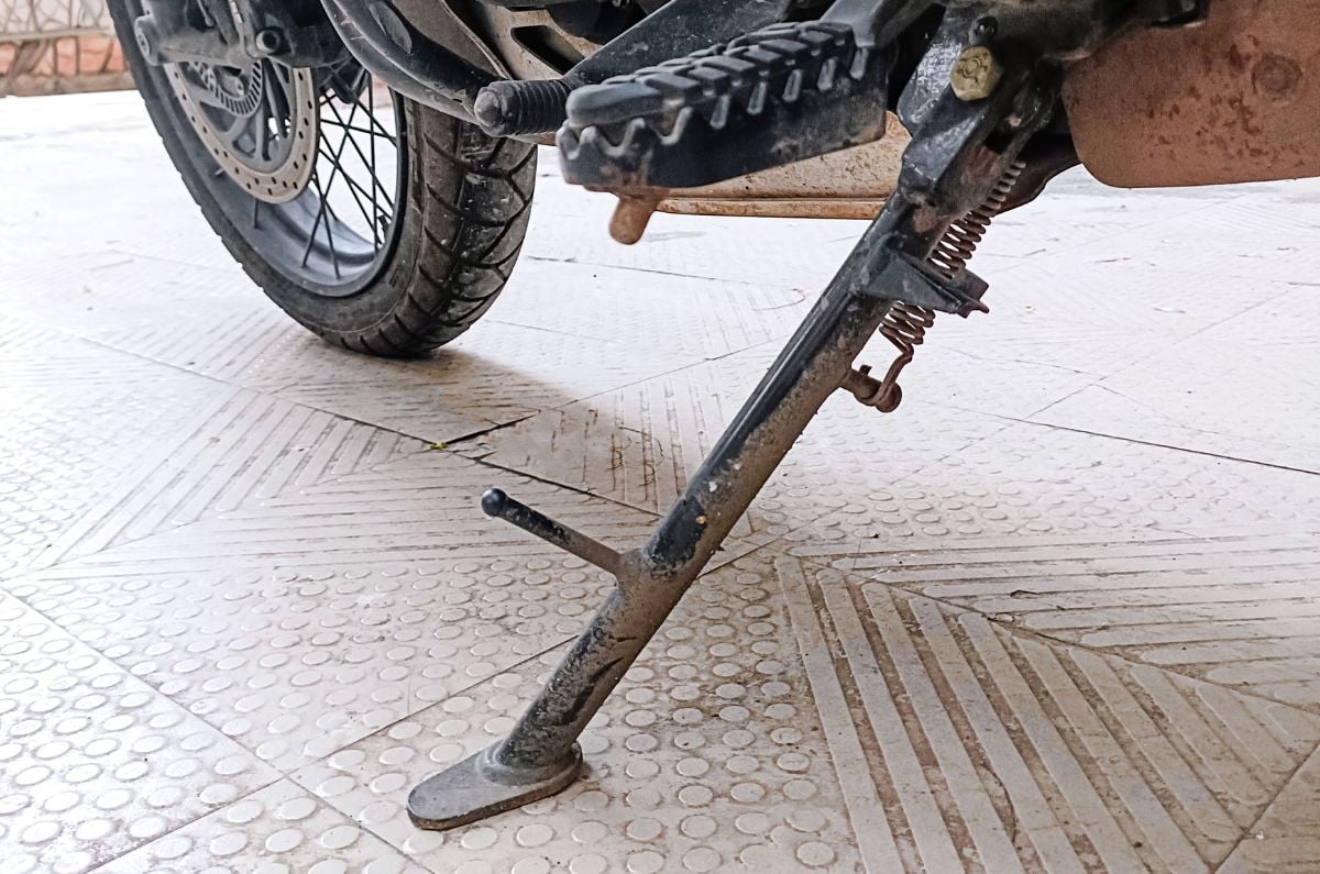 Triumph Scrambler 400 XC side stand