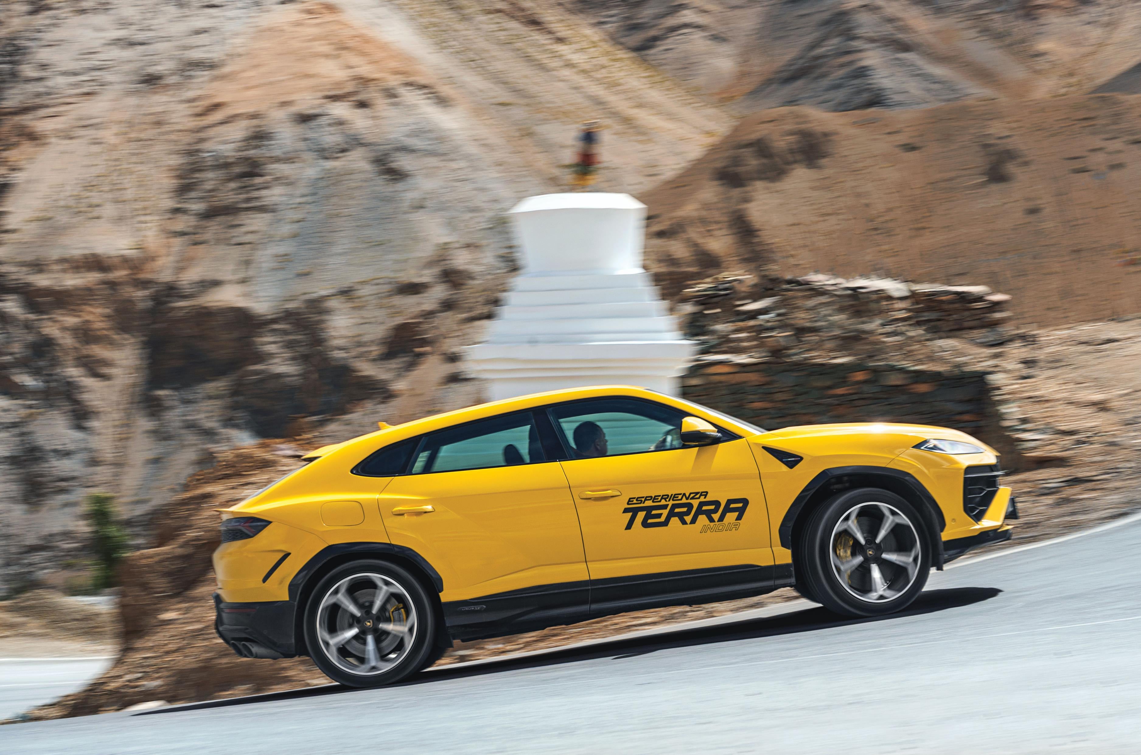 Driving a Lamborghini Urus SE to Lamayaru: Rocket ship to the moon