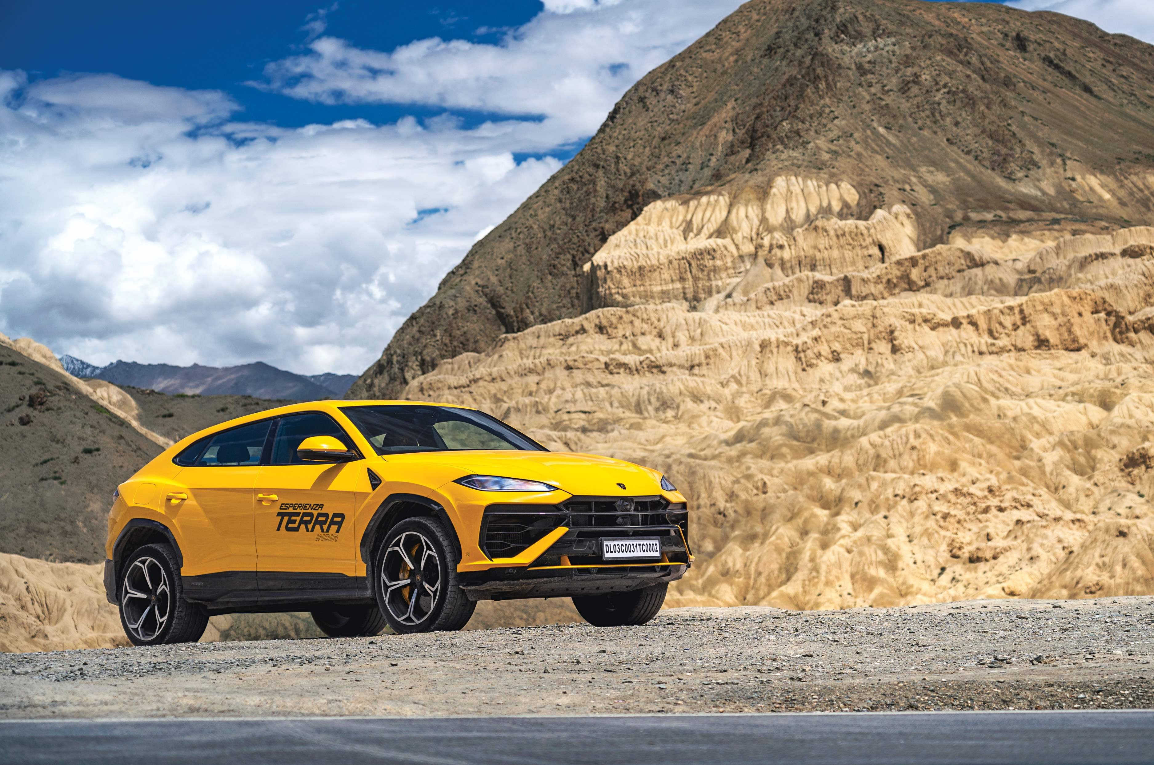 Driving a Lamborghini Urus SE to Lamayaru: Rocket ship to the moon