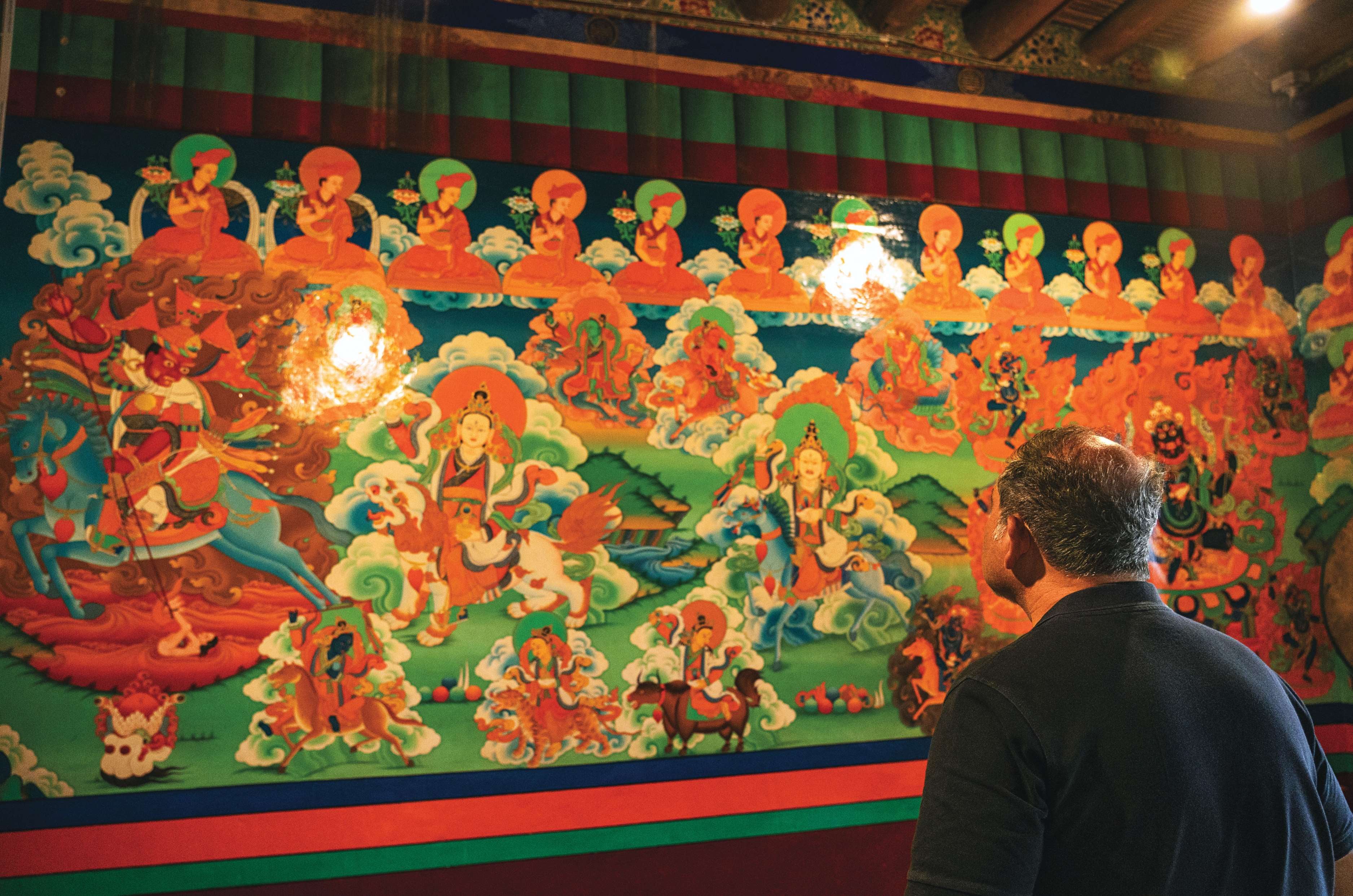 Driving a Lamborghini Urus SE to Lamayaru: Rocket ship to the moon