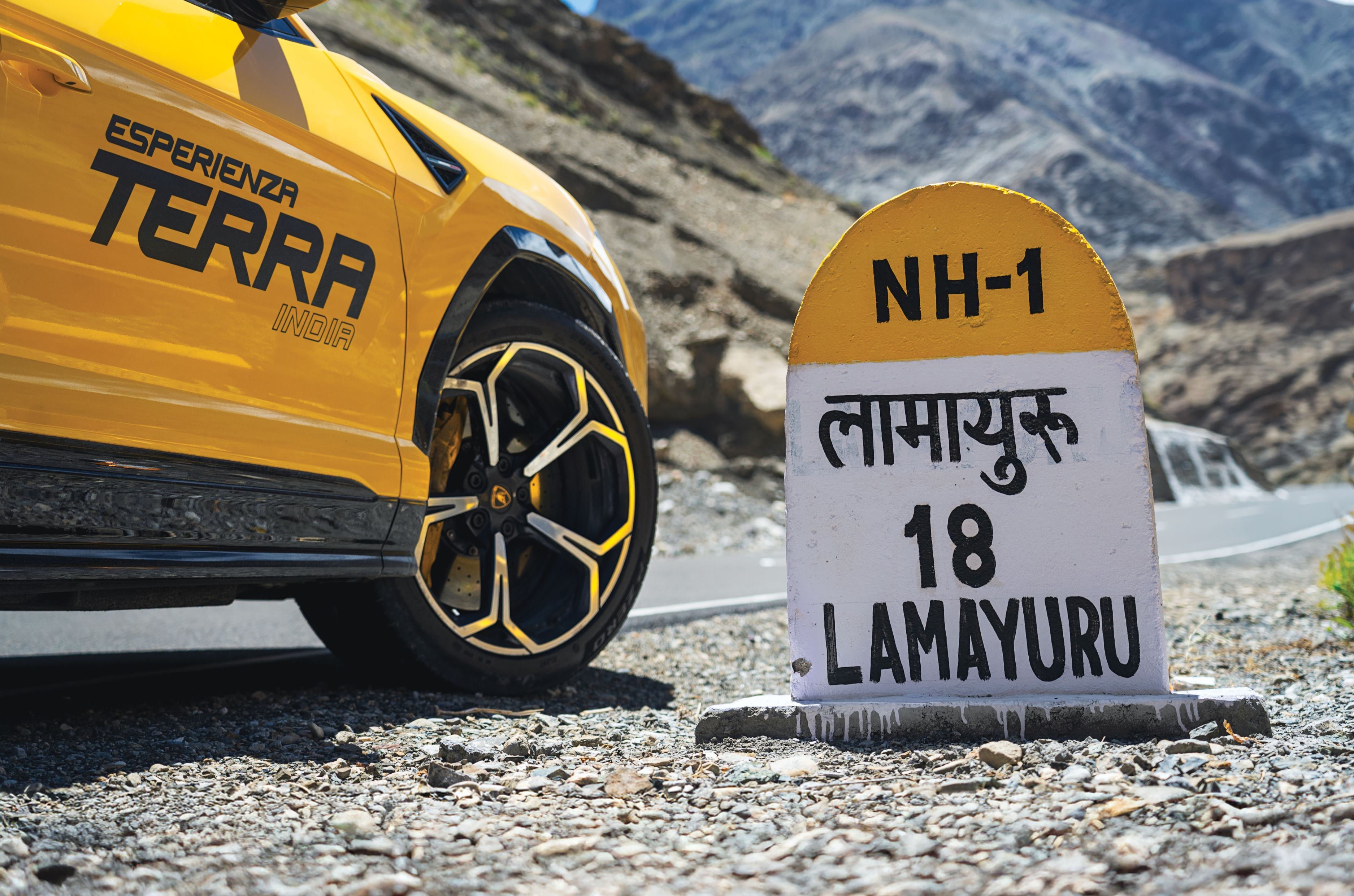 Driving a Lamborghini Urus SE to Lamayaru: Rocket ship to the moon