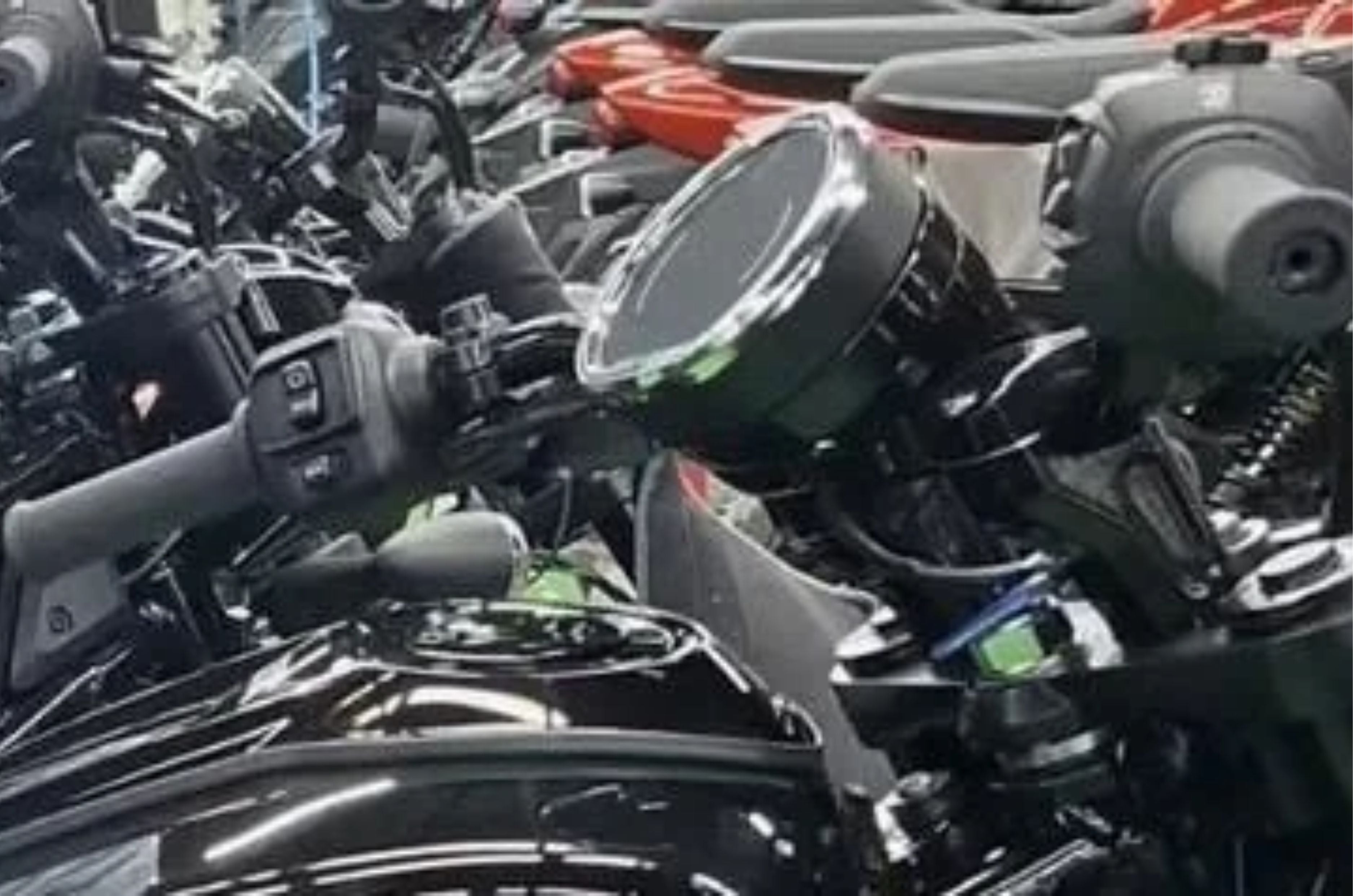 Sprint 440's instrument cluster and switchgear