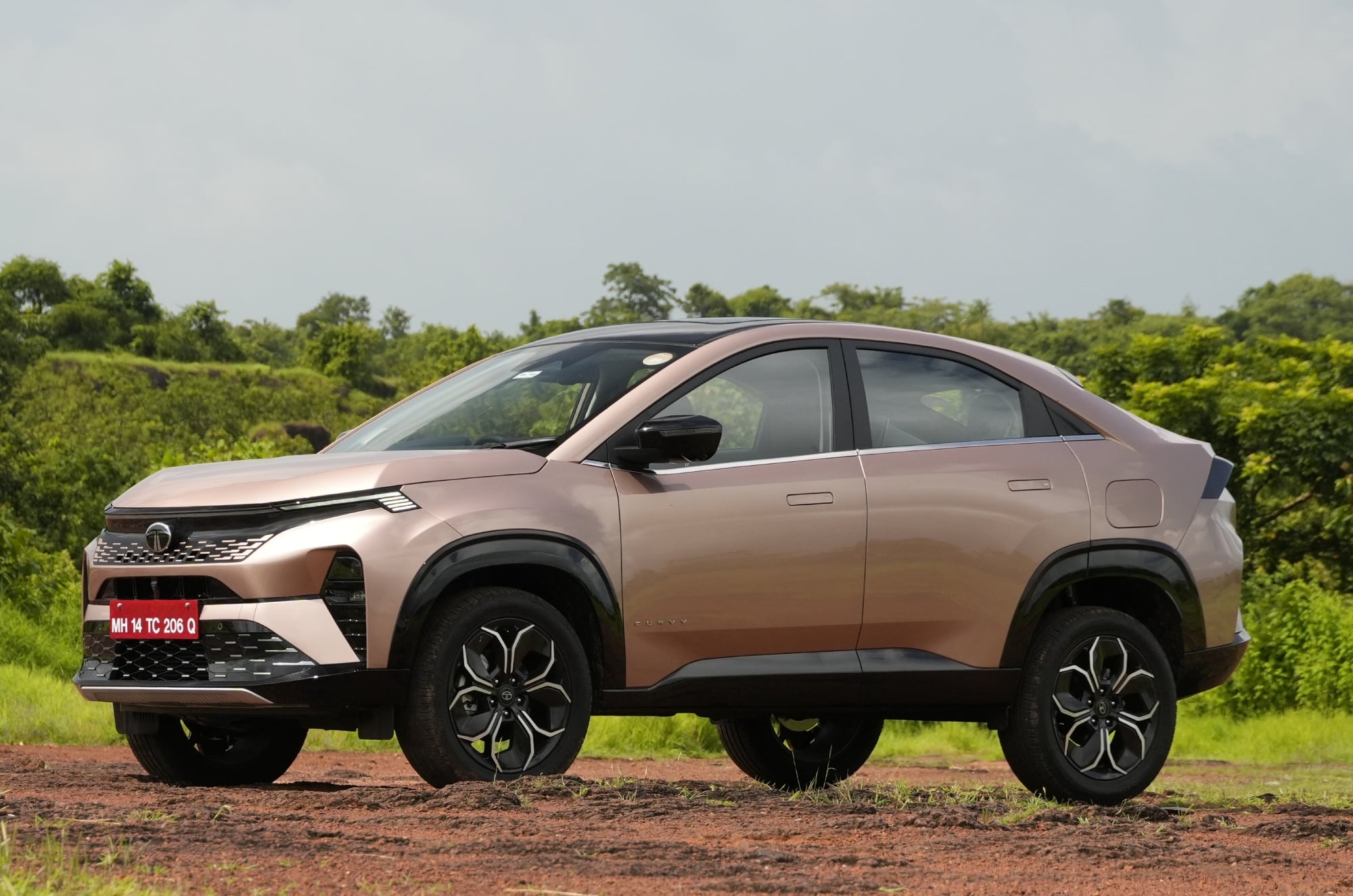 Best deals on midsize SUVs ahead of Diwali