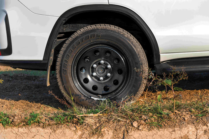 jcbl bulletproof car
