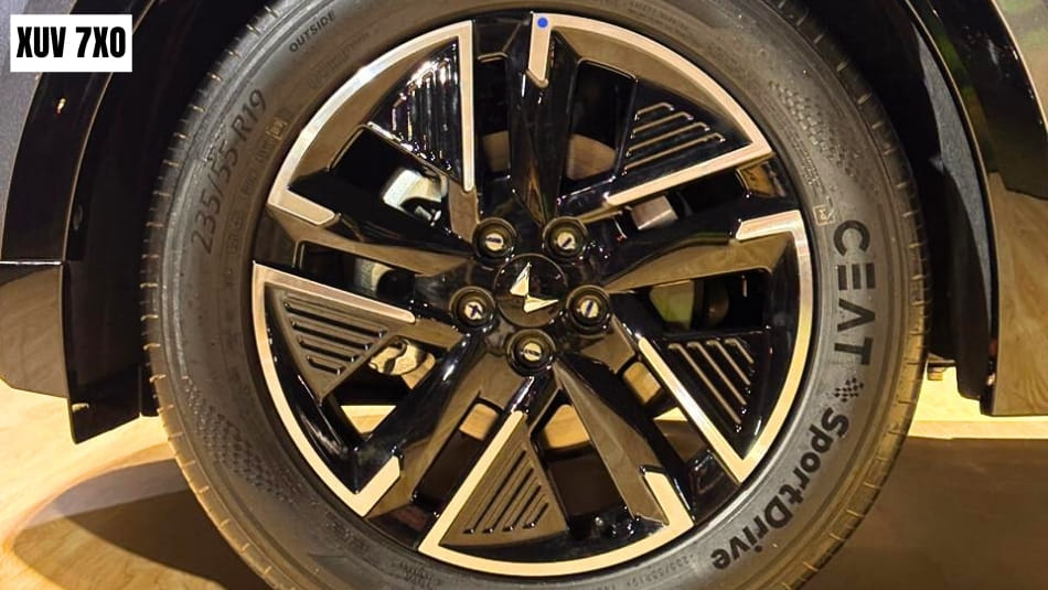 Mahindra XUV 7XO alloy wheel
