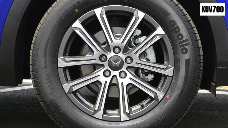 Mahindra XUV700 alloy wheel