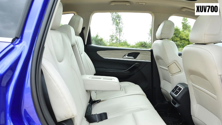 Mahindra XUV700 2nd row seats Mahindra XUV700 2nd row seats