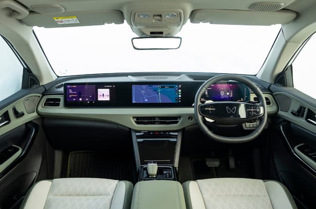 Mahindra XEV 9S dashboard Mahindra XEV 9S dashboard