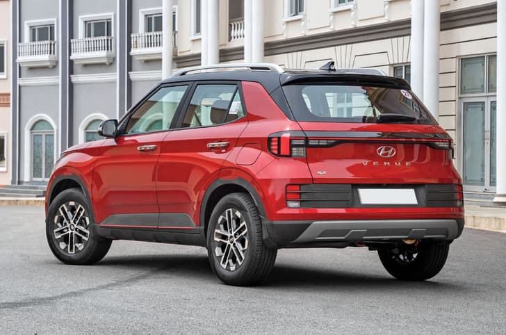 hyundai venue rear