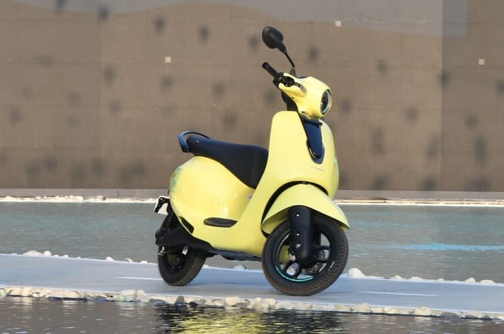 Bajaj Chetak C2501 in Yellow Static Shot