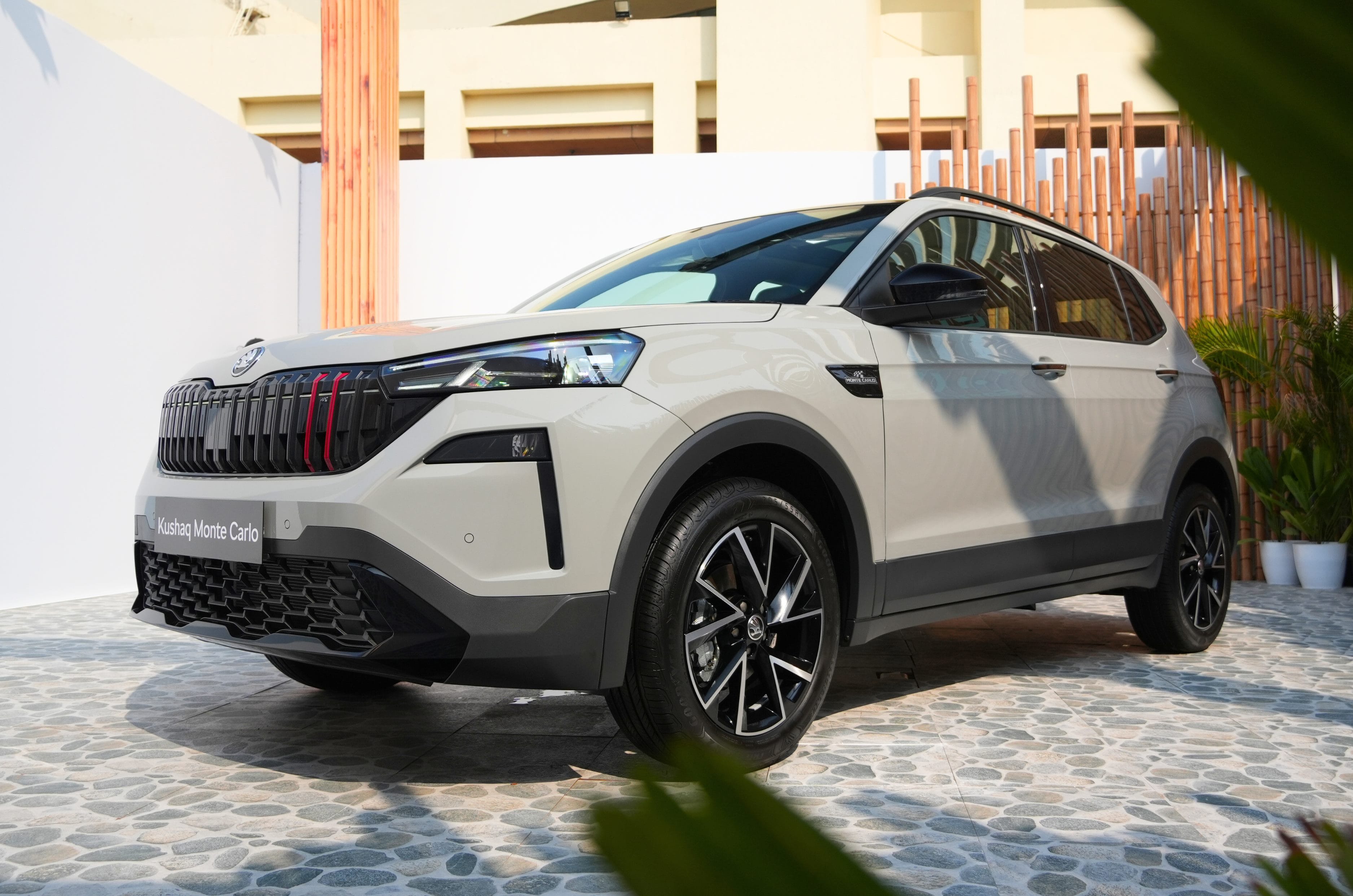 Skoda Kushaq facelift vs old model: differences explained We outline everything that sets the 2026 Kushaq facelift apart from the outgoing version. 1 hr ago Viraaj Bhatnagar