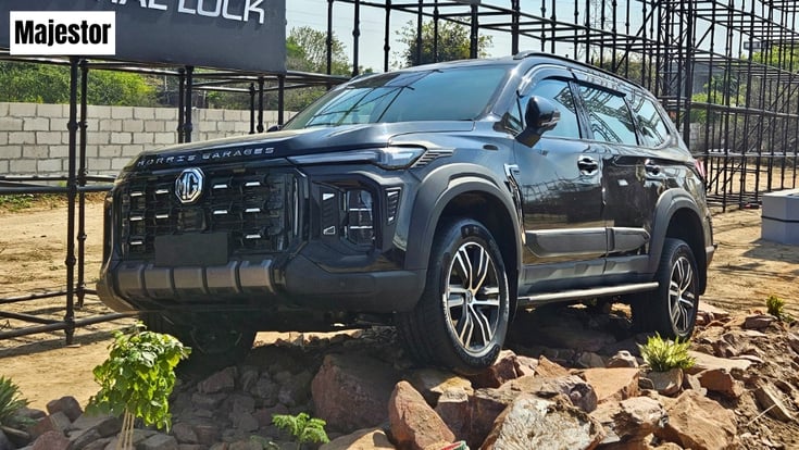 MG Majestor front quarter static