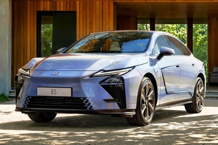 All you need to know about the new Lexus ES new lexus es in studio