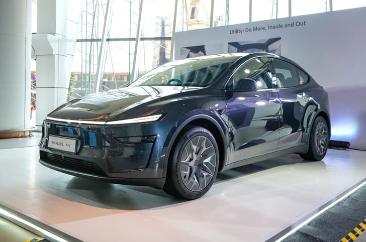 Tesla Model Y L front three-quarter