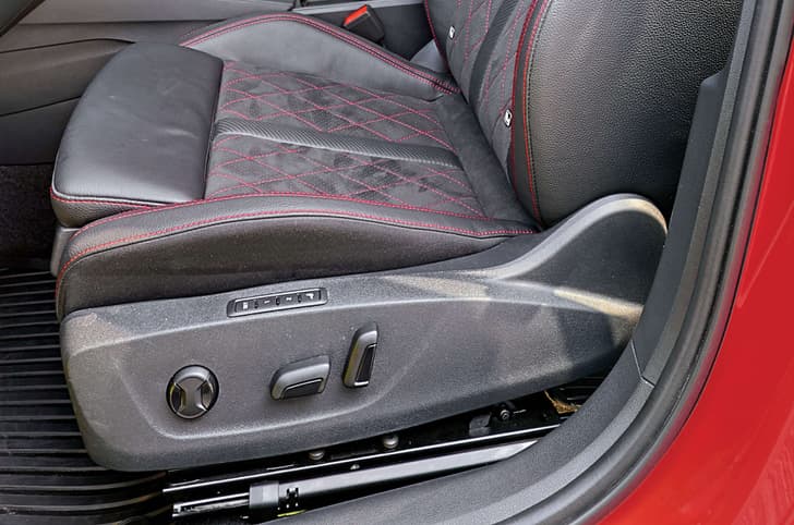 Skoda Octavia RS powered front seats 