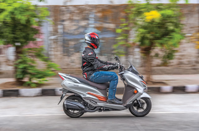 3 reasons to buy the new Suzuki Burgman Street and 2 reasons to skip it