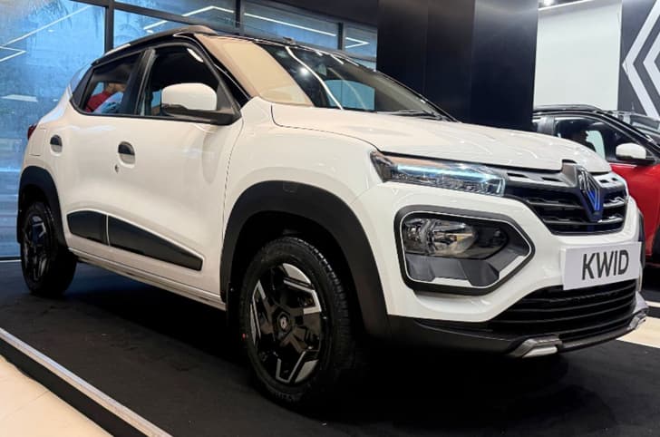 2026 Renault Kwid front quarter