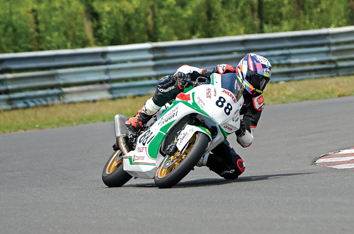 Race-spec Yamaha R3: Giant Killer