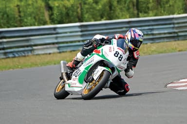 Pro-Stock Yamaha R3 Race bike: Giant Killer