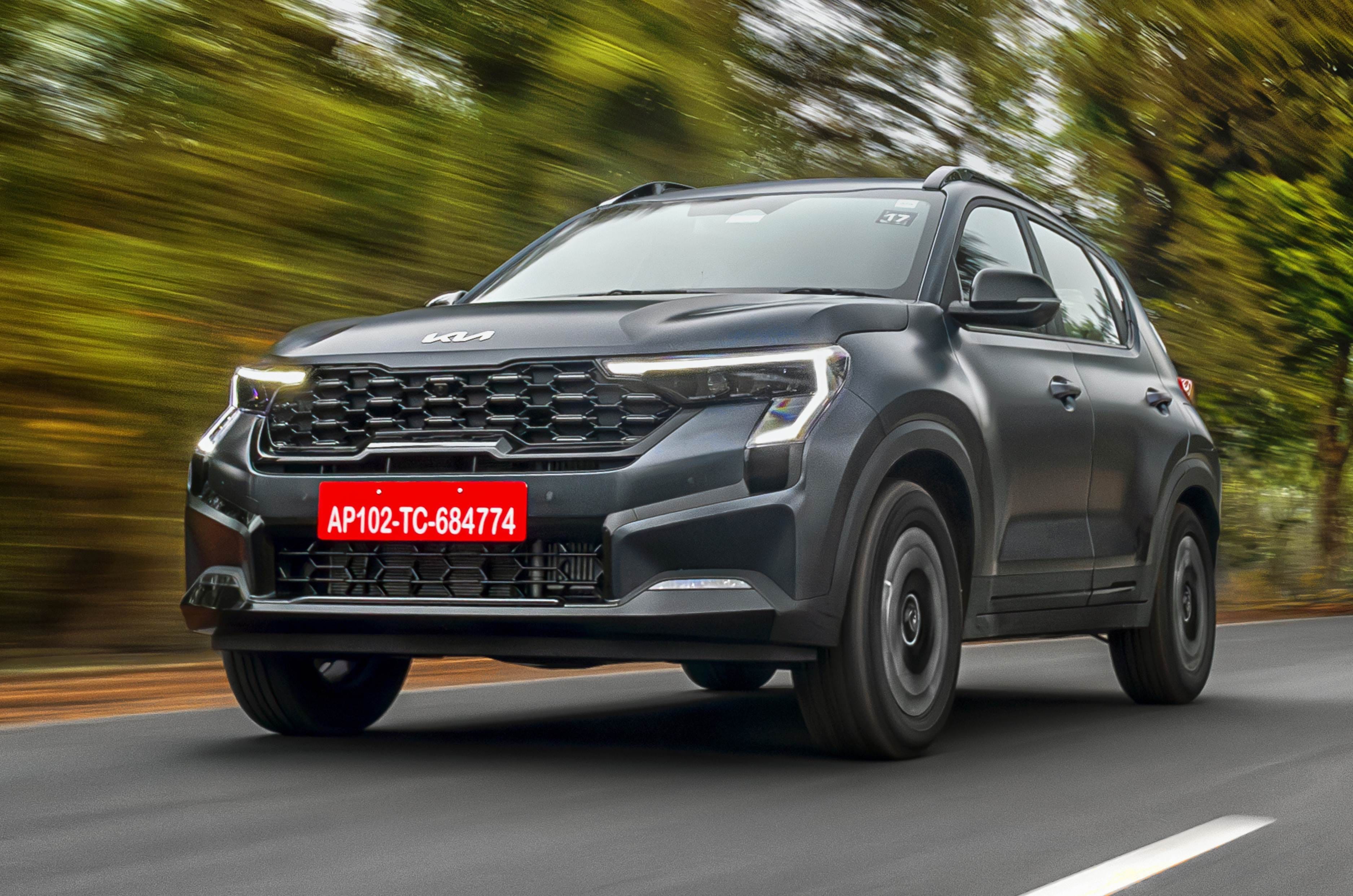 Kia Sonet front quarter tracking 