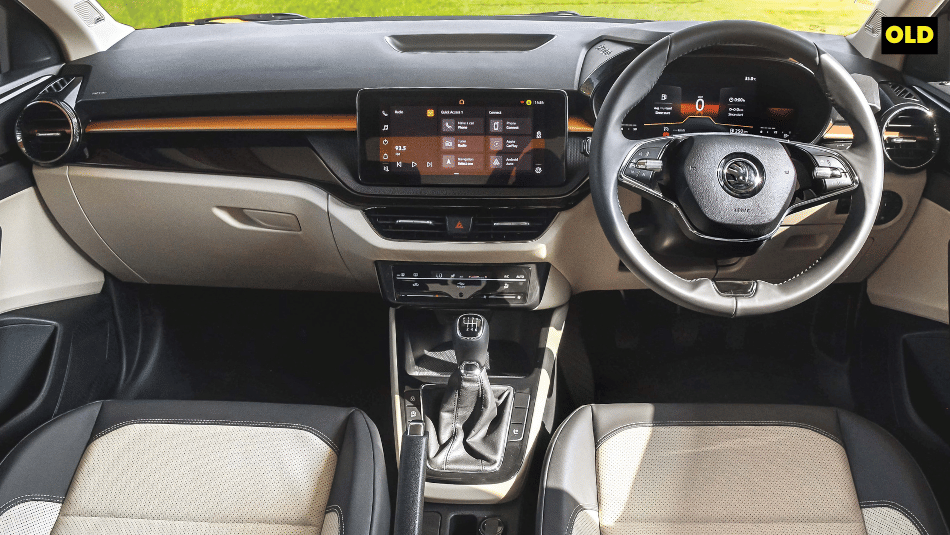 Old Skoda Slavia dashboard
