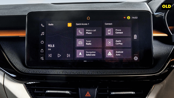 Old Skoda Slavia touchscreen
