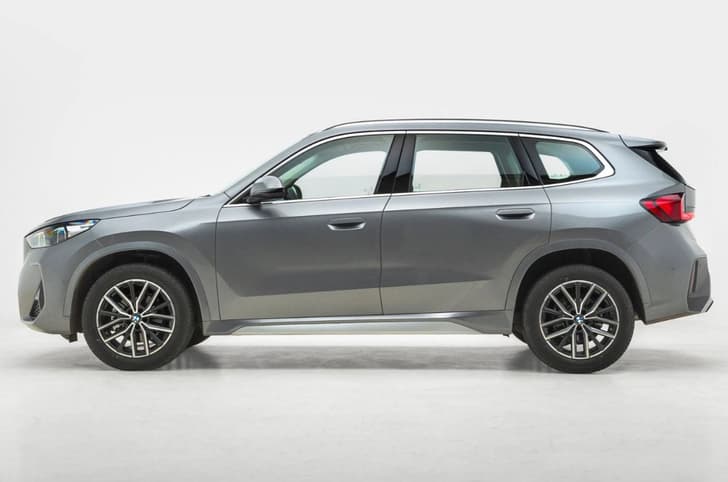 BMW X1 LWB side
