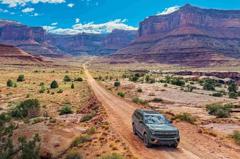 Exploring Utah in a Ford Expedition: Utah by the book
