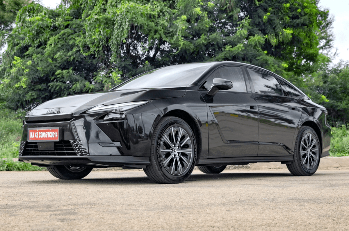 3 reasons to buy Lexus ES 350h and 2 not to