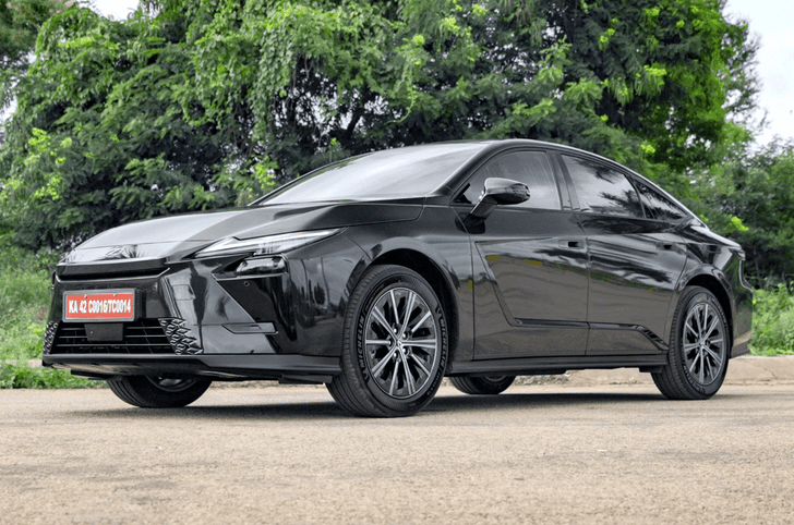 3 reasons to buy Lexus ES 350h and 2 not to