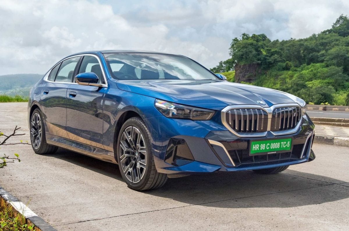 BMW i5 LWB Front Quarter Static