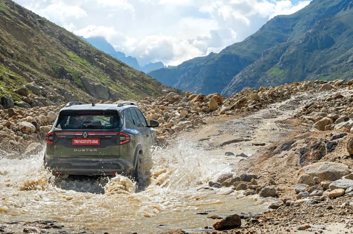 Renault Duster Kibber water wading