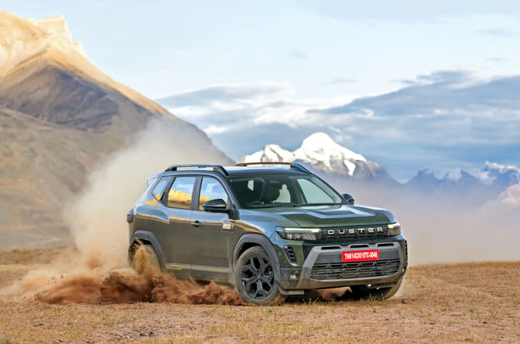 Renault Duster Kibber dust drifting