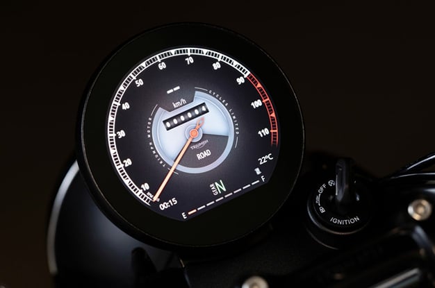 Triumph Bonneville T40's 4-inch TFT display.