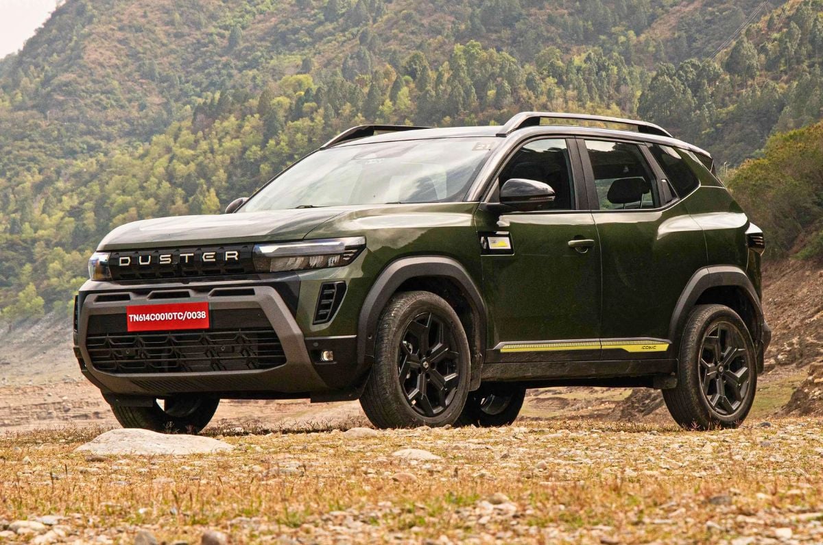 Renault Duster front quarter