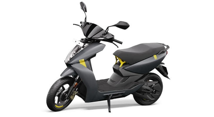 Studio image of Ather 450X