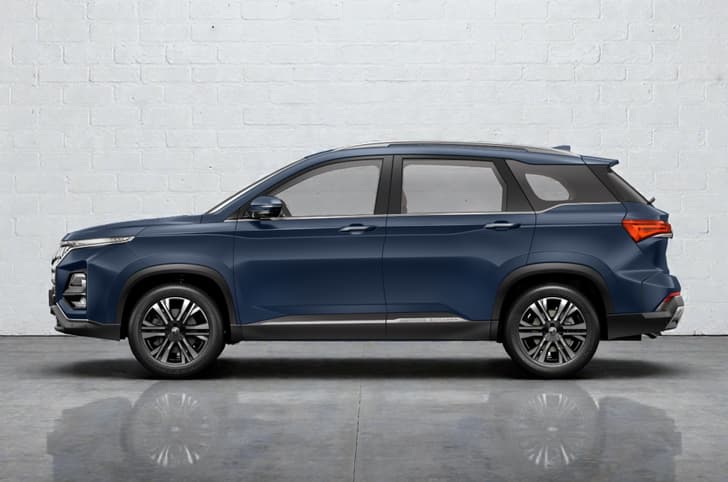 2026 MG Hector side profile