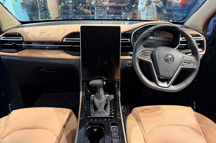 2026 MG Hector Plus interior