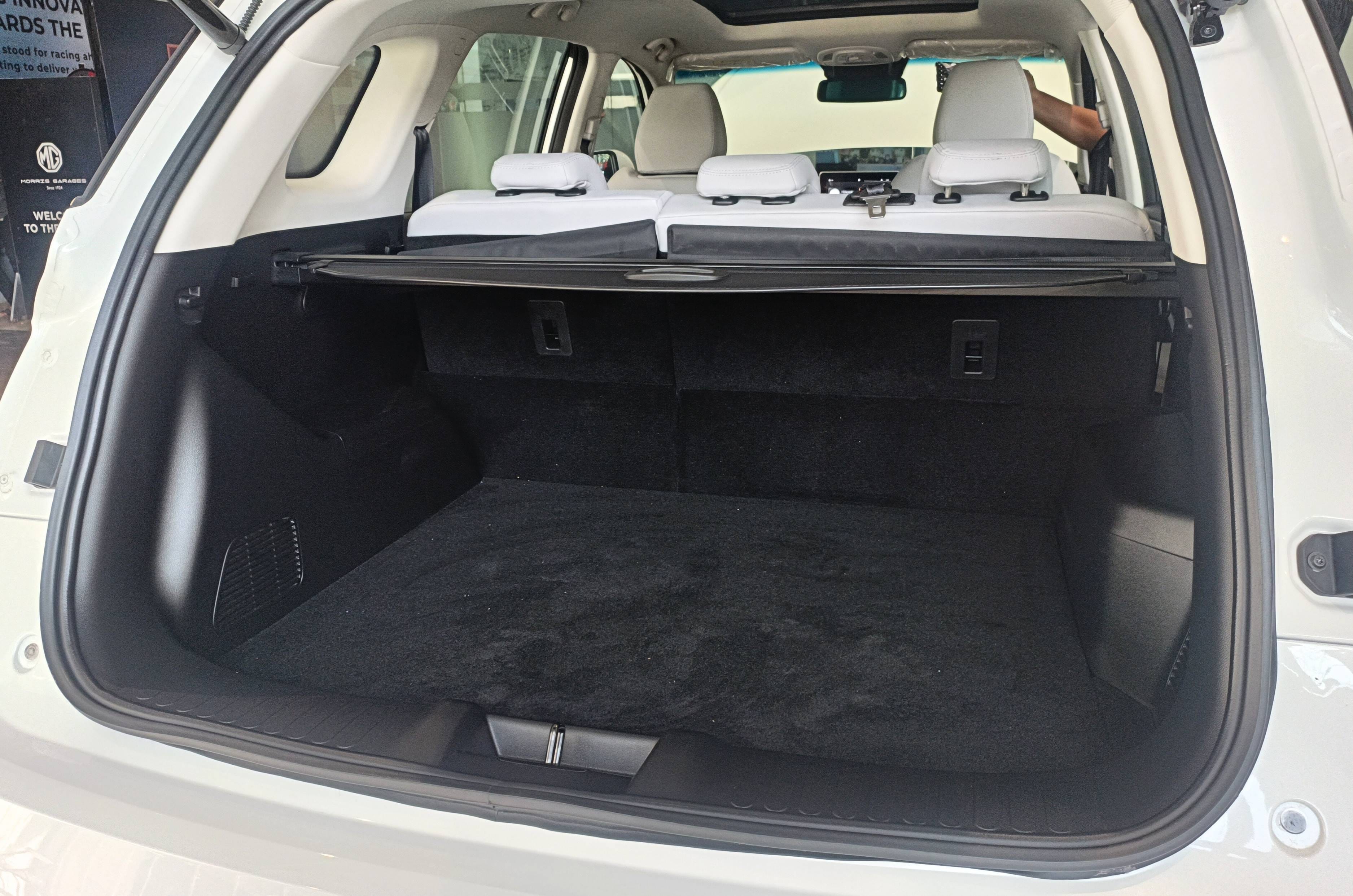 The spacious 587-litre boot of the 5-seat Hector has been carried over from the pre-facelift model.
