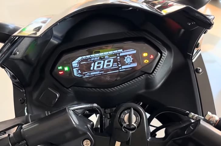 Updated Bajaj Pulsar 220F LCD dash