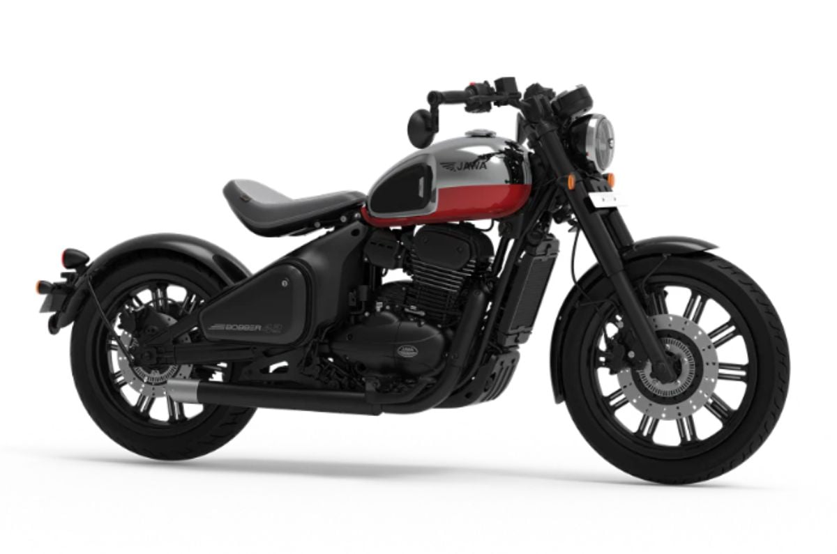Jawa 42 Bobber front right three quarter