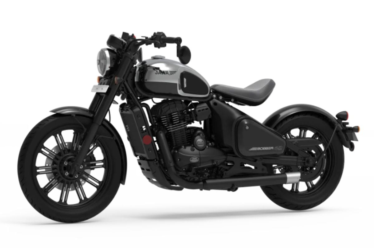 Jawa 42 Bobber black chrome front three quarter